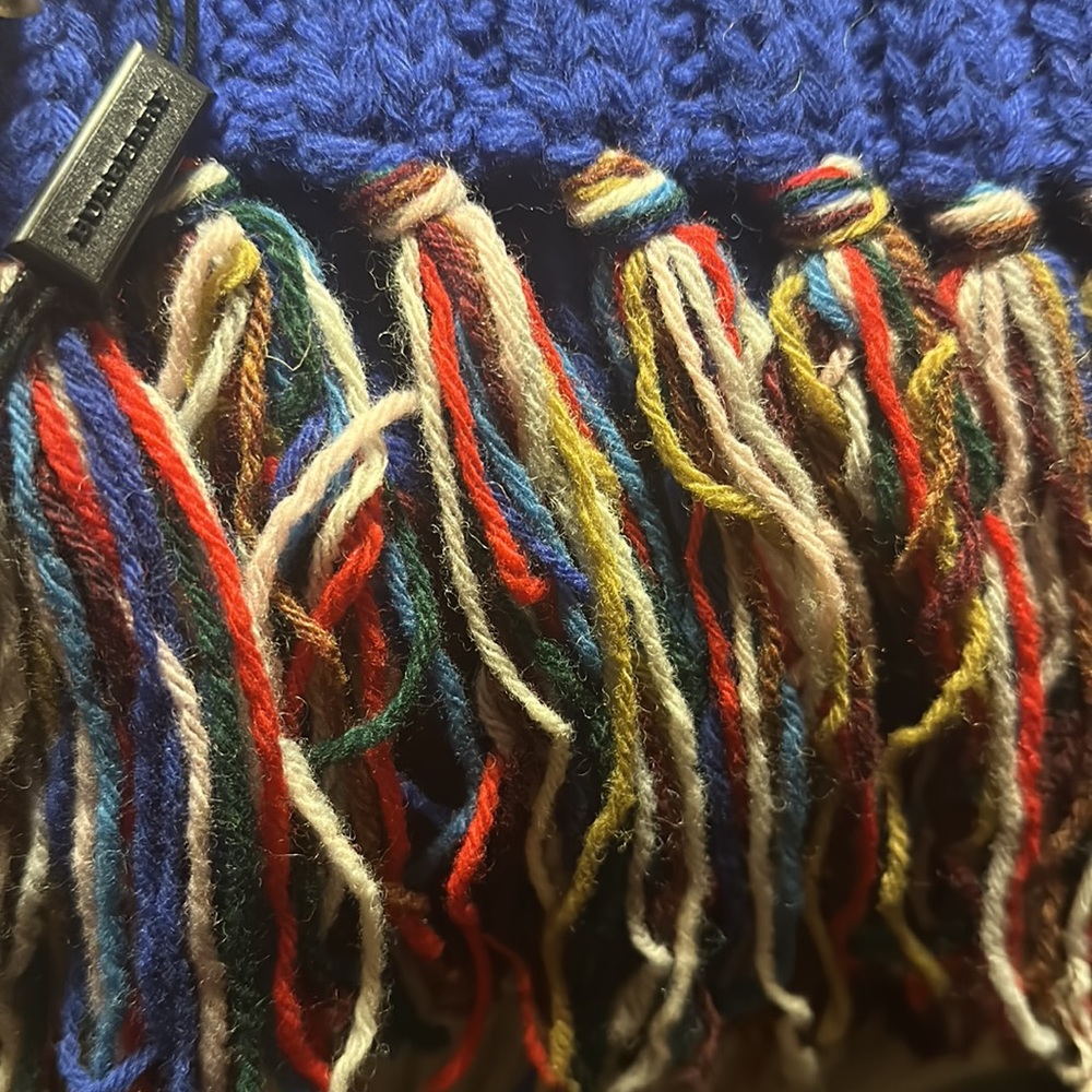 Burberry scarf - Picture 8 of 9